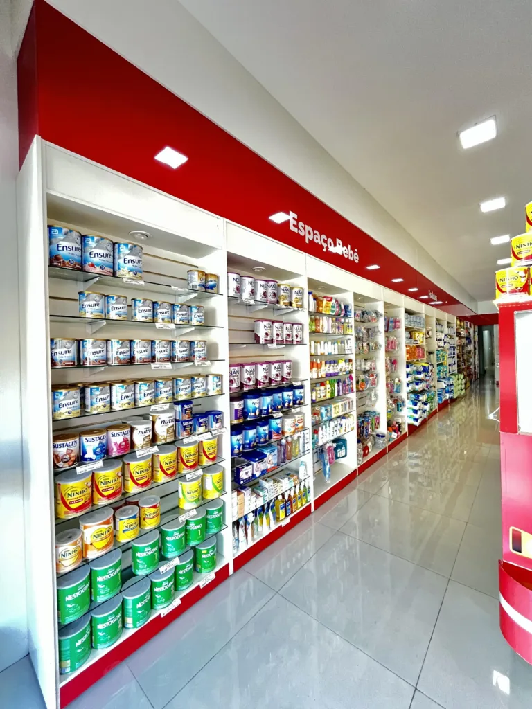 linha de prateleiras internas drogaria