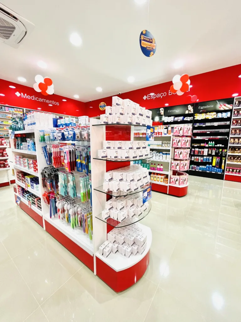 ponta de gondola de vidro farmacia